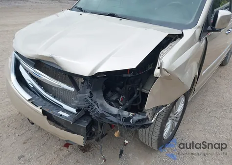 2015 Chrysler Town & Country Touring из США, поврежденный, VIN 2C4RC1BG9FR630340